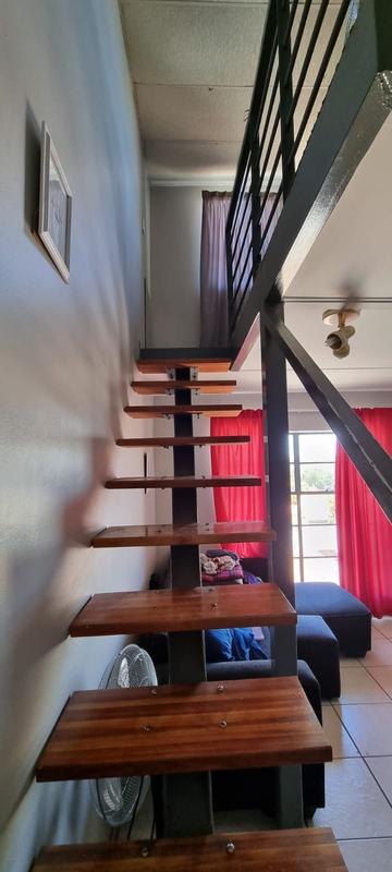 To Let 1 Bedroom Property for Rent in Kannoniers Park North West